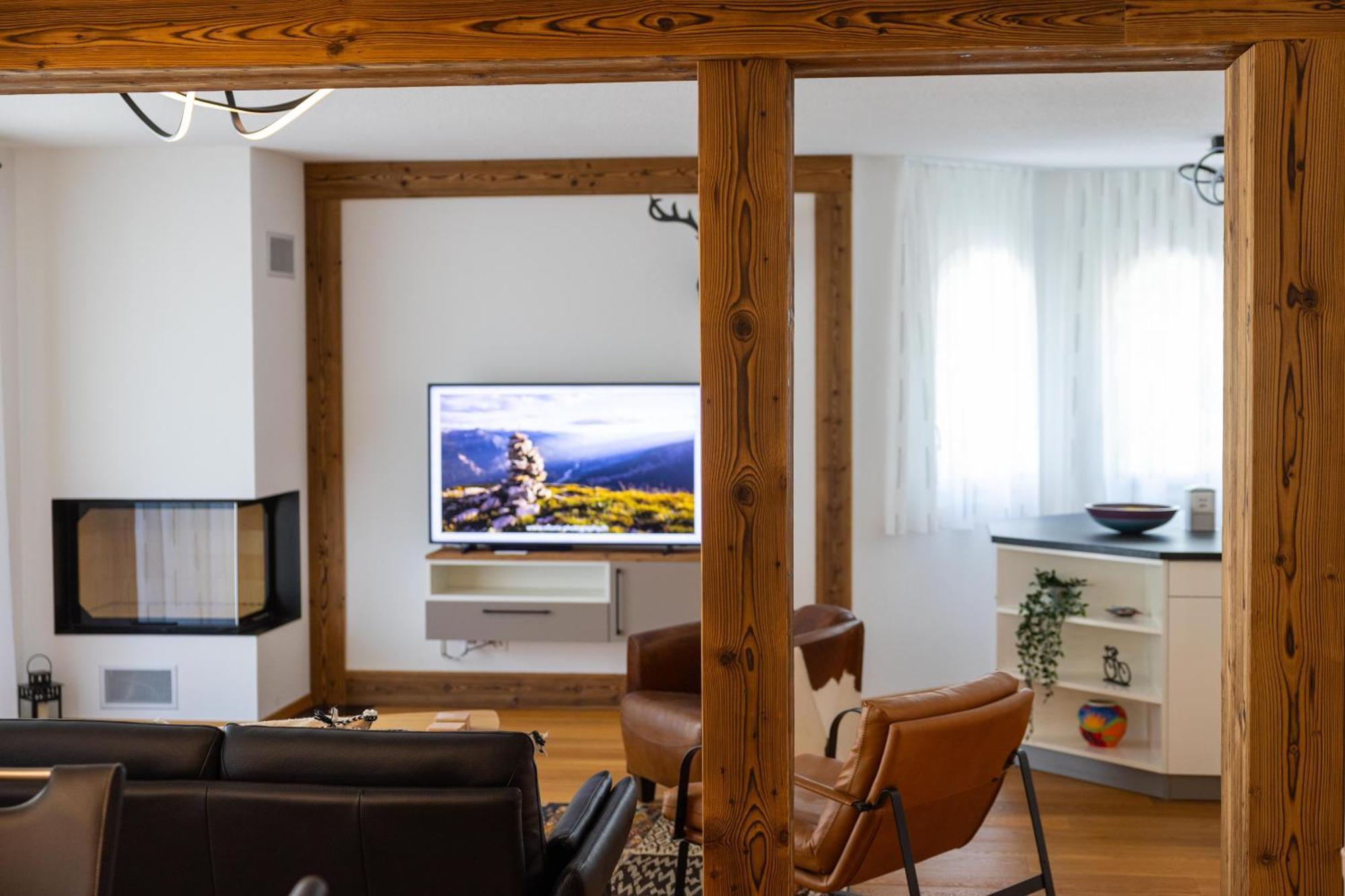 Apartments Residenz Iris Лойкербад Екстериор снимка