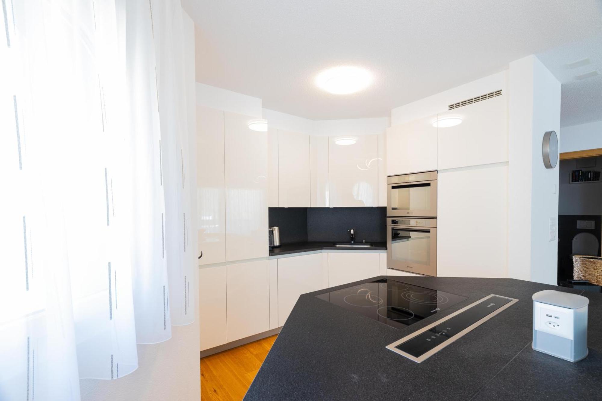 Apartments Residenz Iris Лойкербад Екстериор снимка