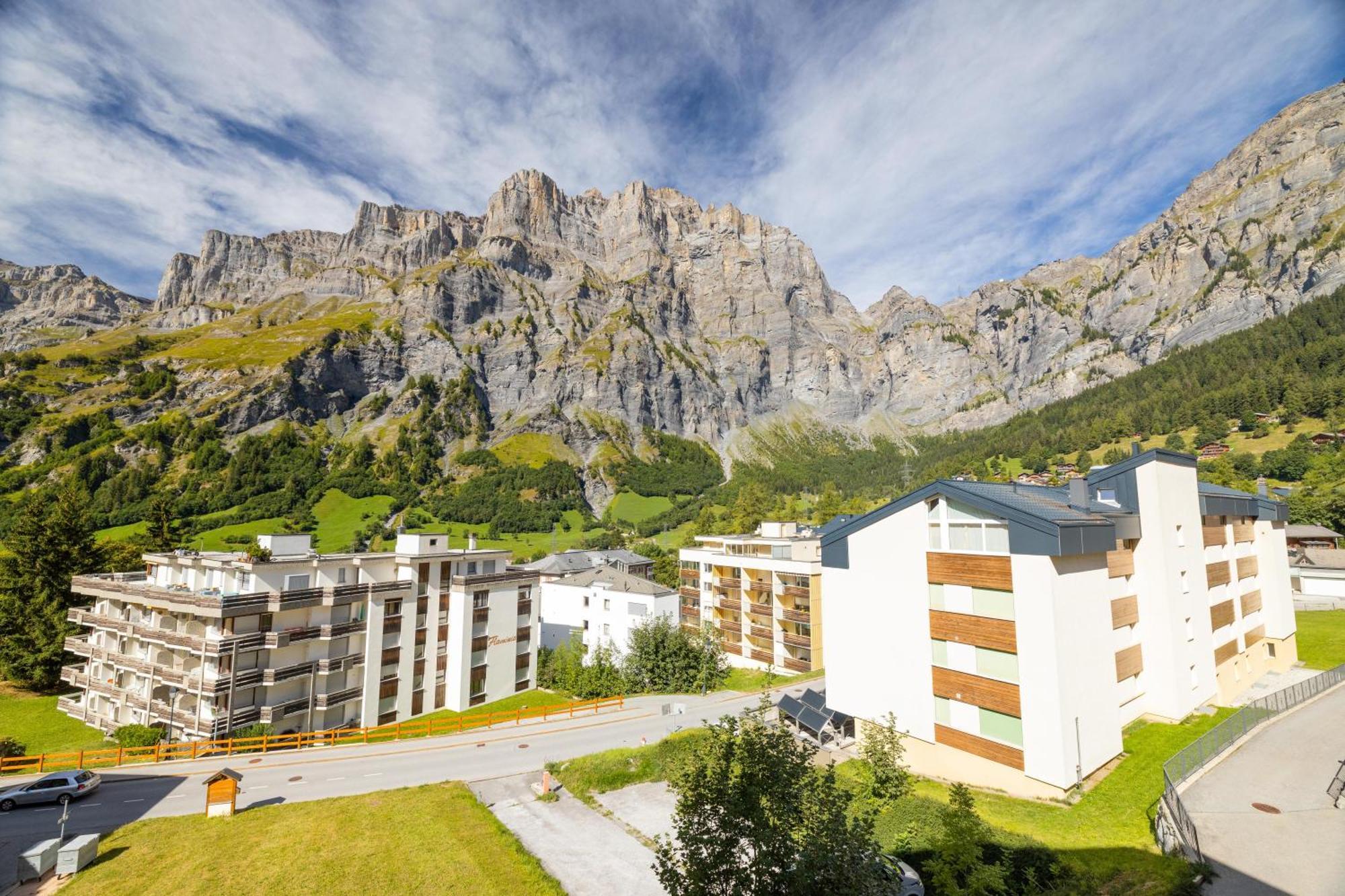 Apartments Residenz Iris Лойкербад Екстериор снимка