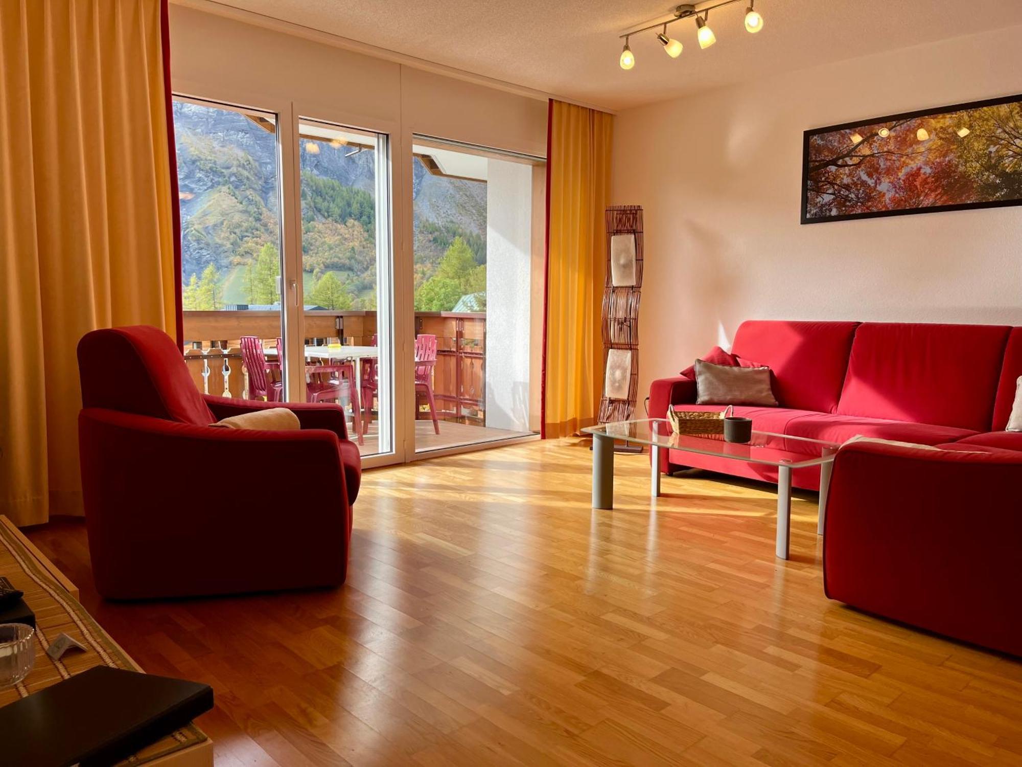Apartments Residenz Iris Лойкербад Екстериор снимка