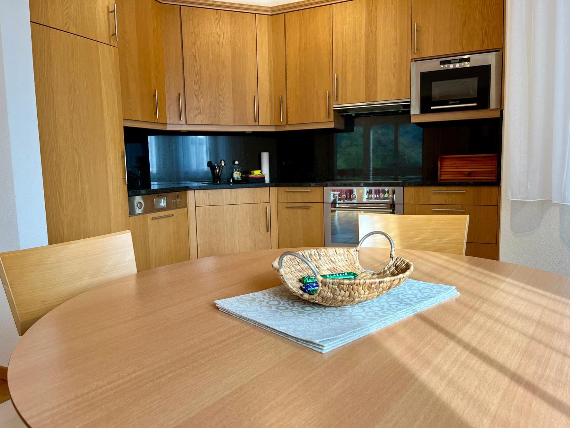 Apartments Residenz Iris Лойкербад Екстериор снимка
