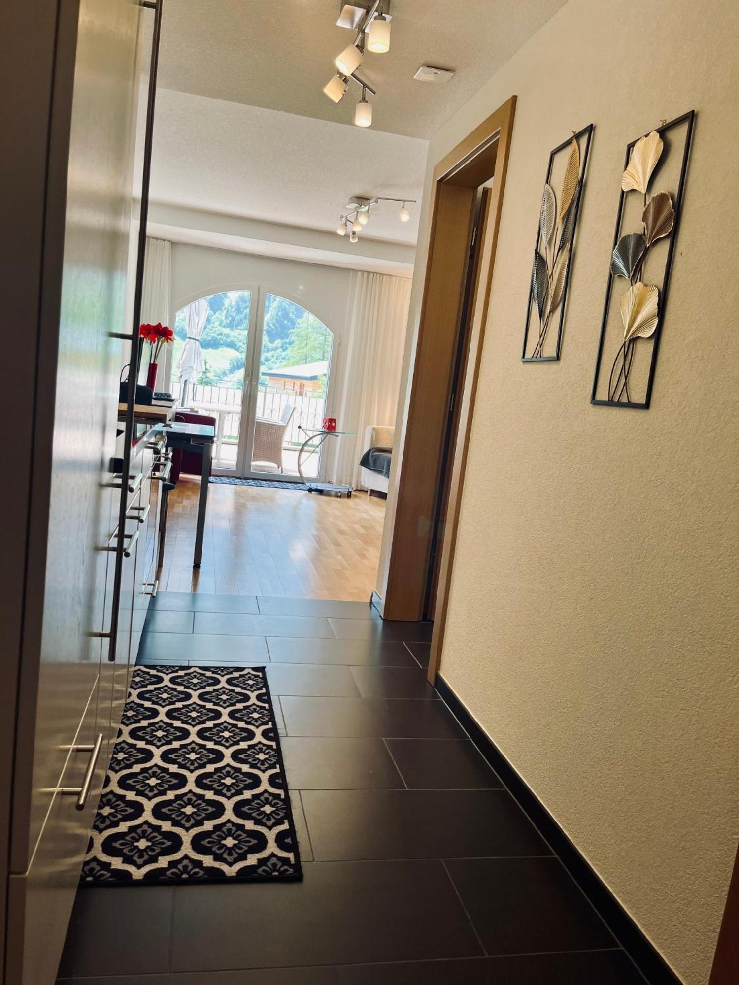 Apartments Residenz Iris Лойкербад Екстериор снимка