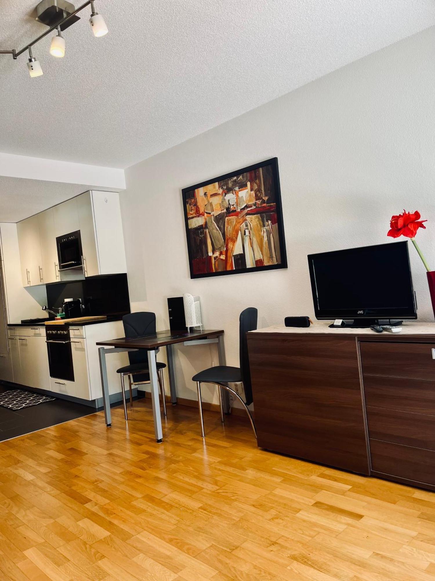 Apartments Residenz Iris Лойкербад Екстериор снимка